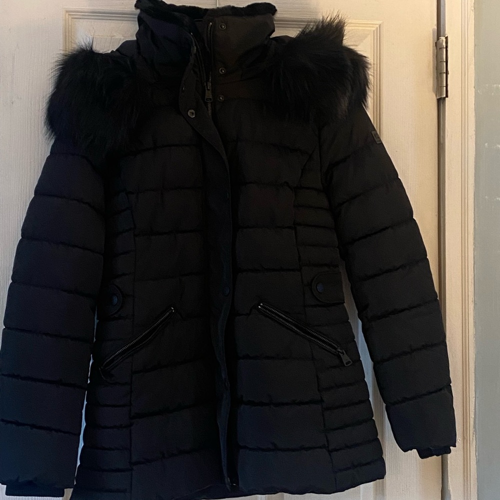 Kenneth Cole puffer jacket, beautiful, NWOT Size small/ petite